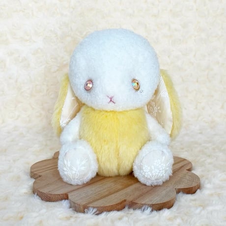 おすわりこうさぎ イエロー
