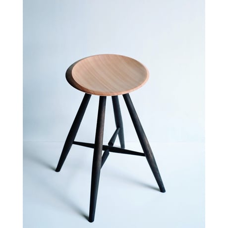 Crescent  Stool （yoshino-hinoki）
