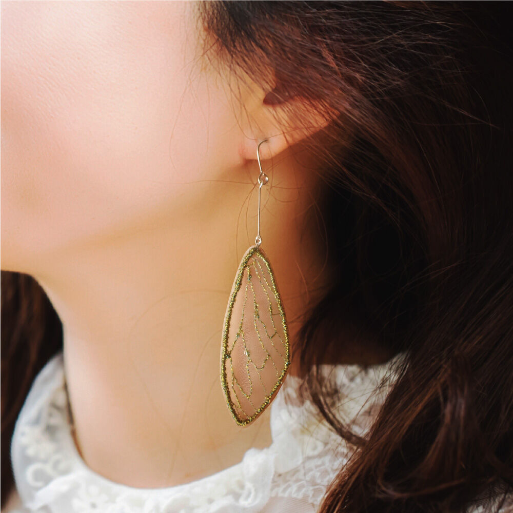 MILAMORE ダイヤモンドK18ピアス 蠍座　ミラモア MILAMORE ダイヤモンドK18ピアス 蠍座 ミラモア