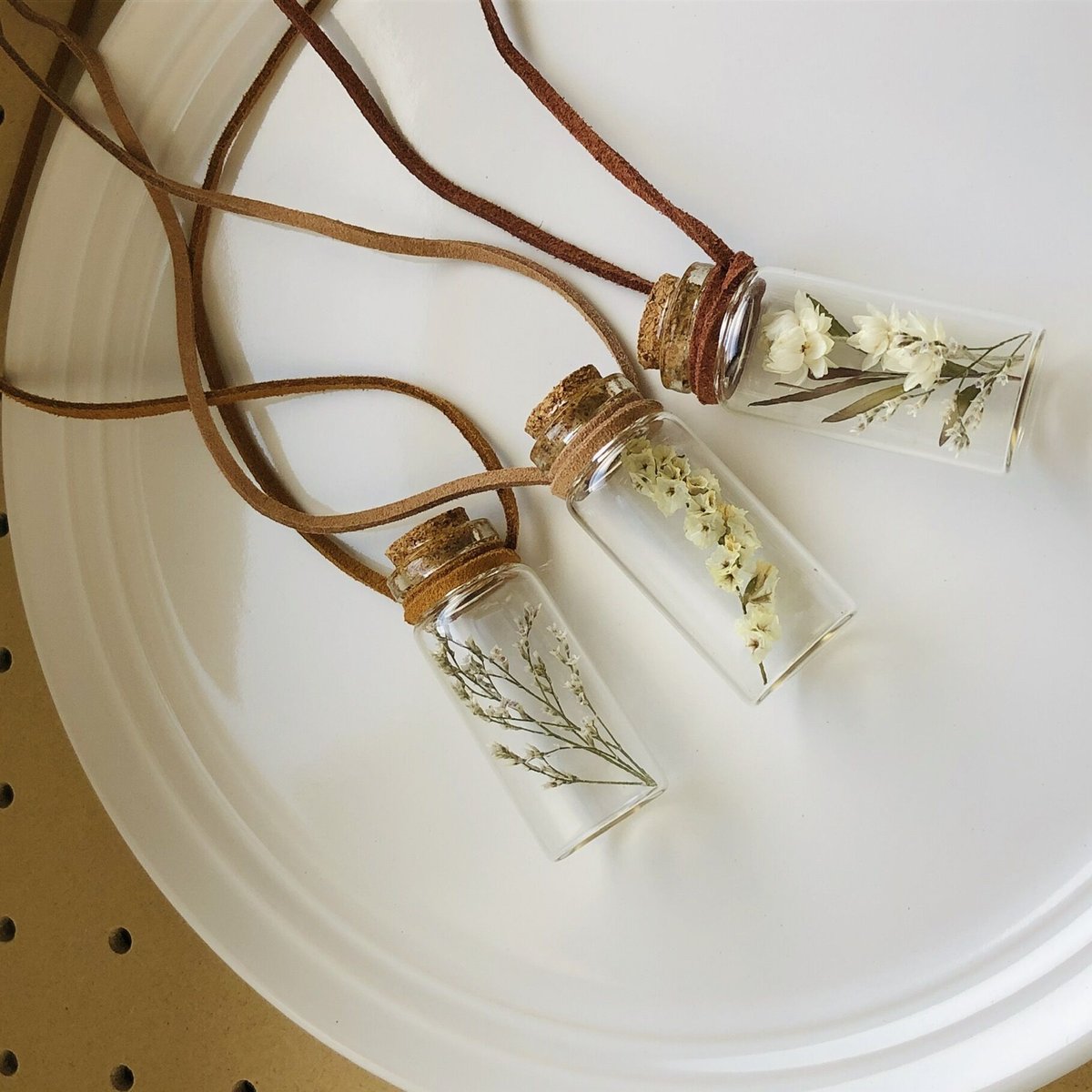 ドライフラワーの革ひもネックレス | fores.