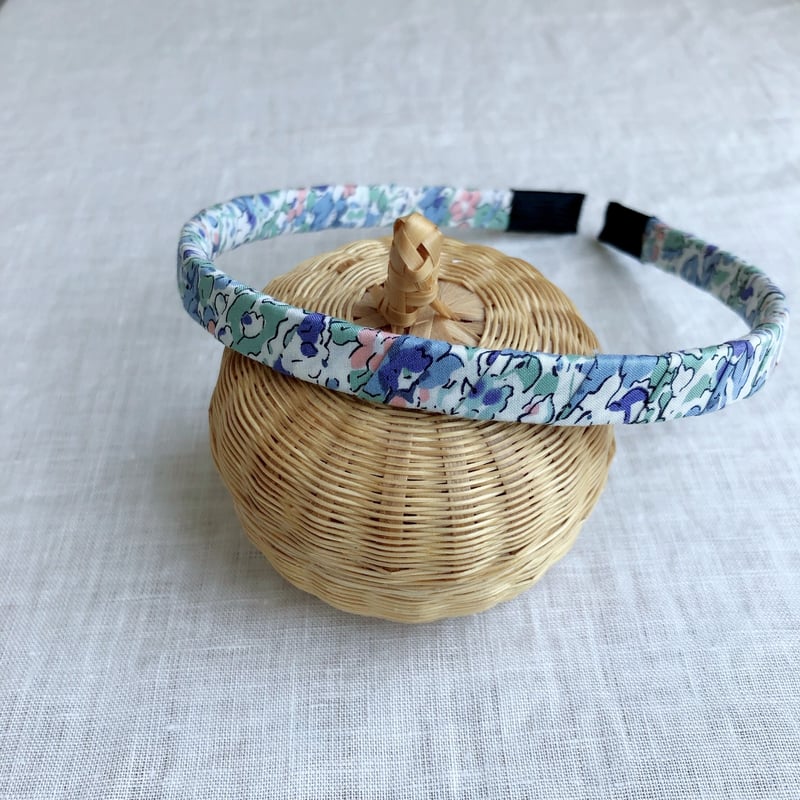 ハンドメイド リバティプリント使用 花柄こどもカチューシャ ブルー