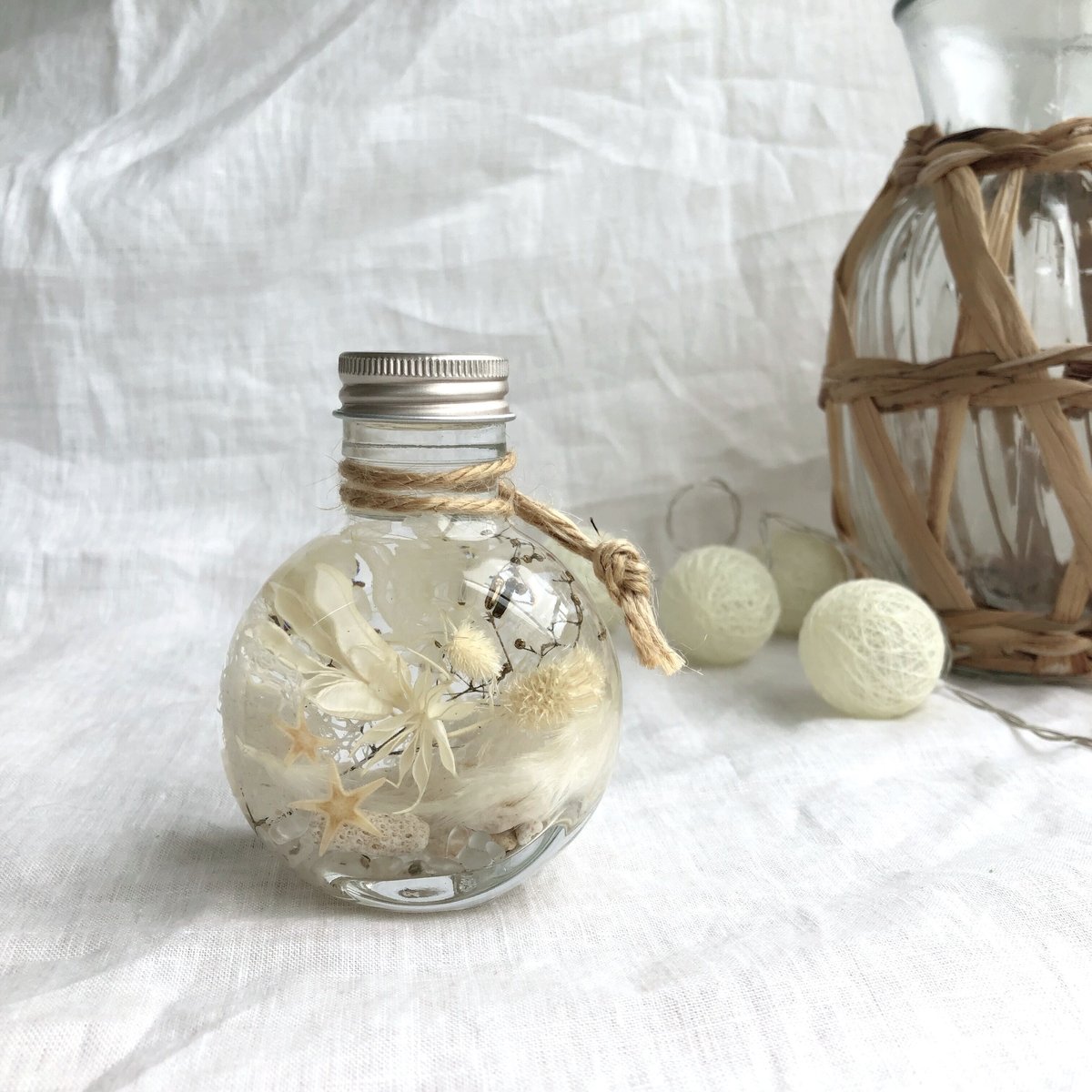 ◆ハーバリウム　354 白バラのwhite bottle *.:。✿*゜ ◇ハーバリウム 354 白バラのwhite bottle *.:。✿*゜ バラ ドライ