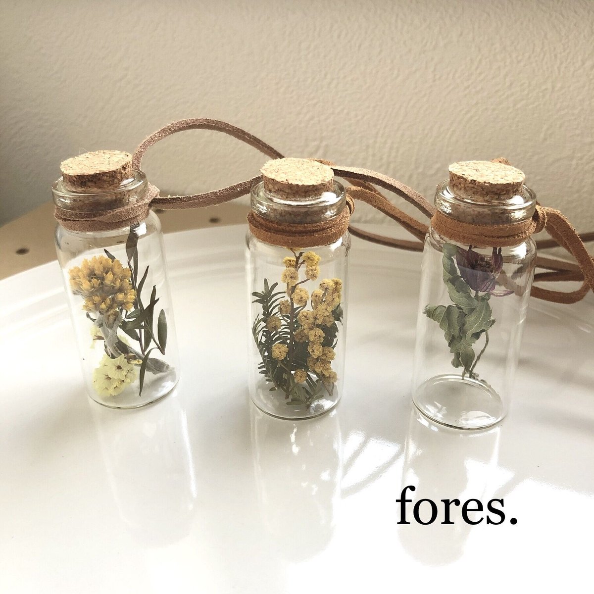 ドライフラワーの革ひもネックレス | fores.