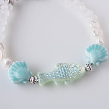 浅瀬のお魚ブレスレット