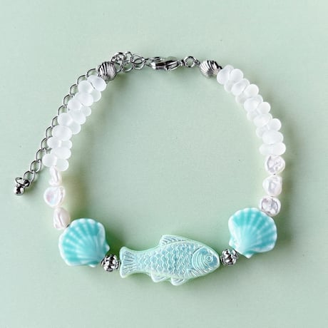 浅瀬のお魚ブレスレット