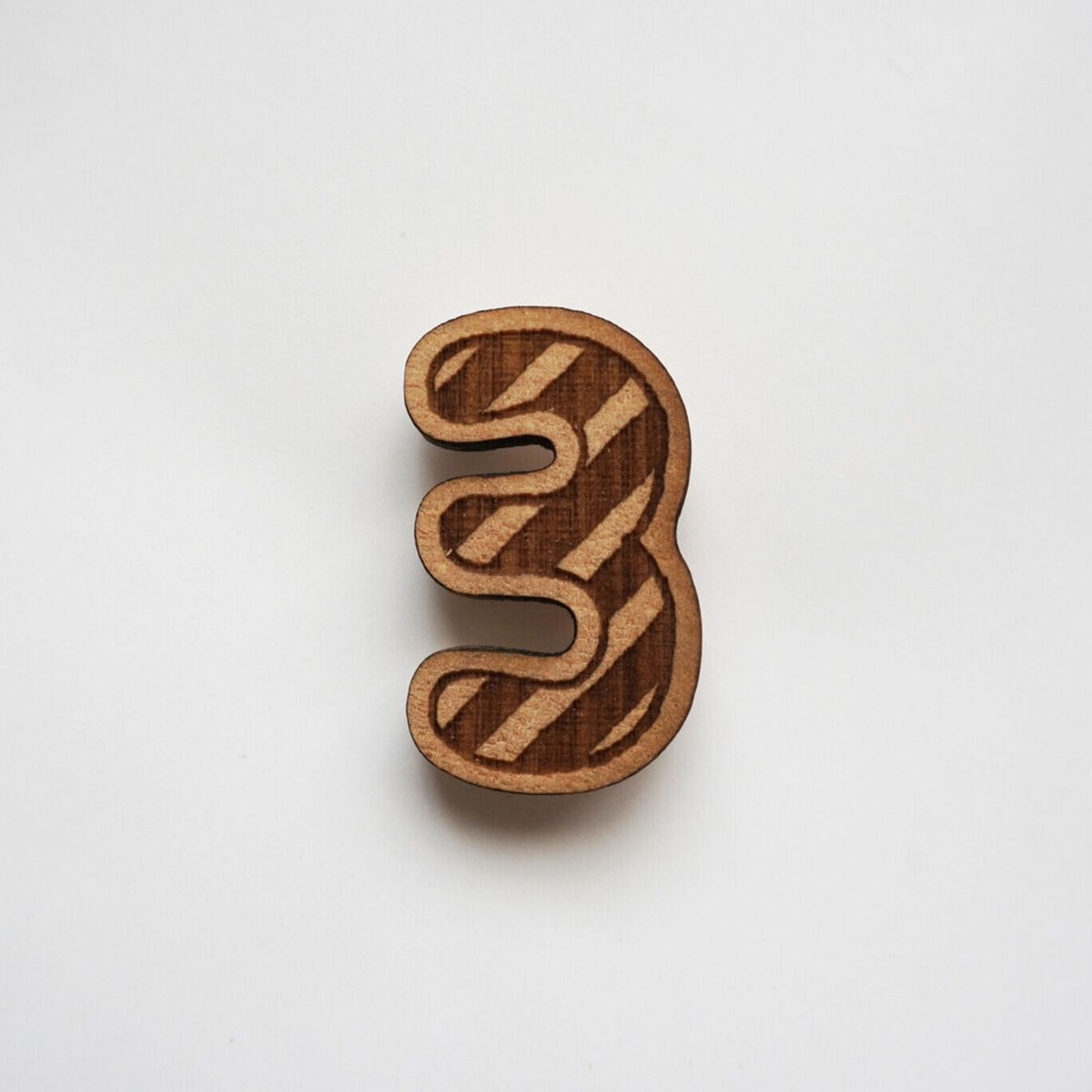 木製ブローチ【3・3・3】 | みはらモノトコ
