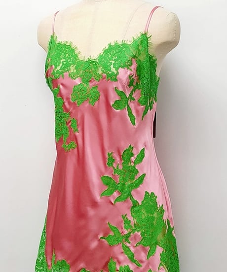 〖Marjolaine〗シルクフランス製レース付きスリップ