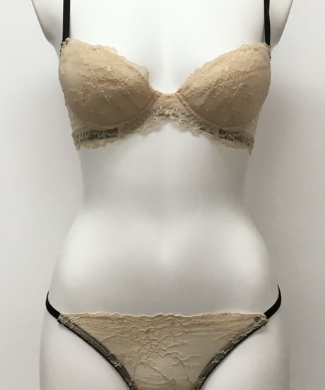 【FORUMENTERA】イタリア製フォルメンテーラ　ワイヤーダブルパデットブラジャー
