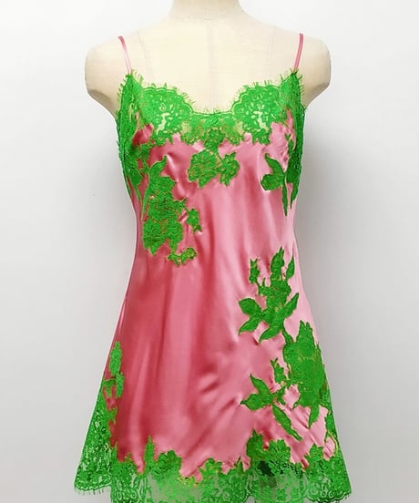 〖Marjolaine〗シルクフランス製レース付きスリップ