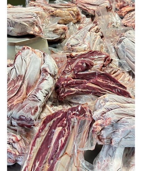 《お試し用サイズ》🎉旬の鹿さんの肉付きリブ🦌リブ1個🐶😃立派な肉付リブ👀バラ骨だけではなくお肉付き🙌うちのこどうかな〜👩🐶🌸ぜひお試しください😉最高の天然のオヤツです😊
