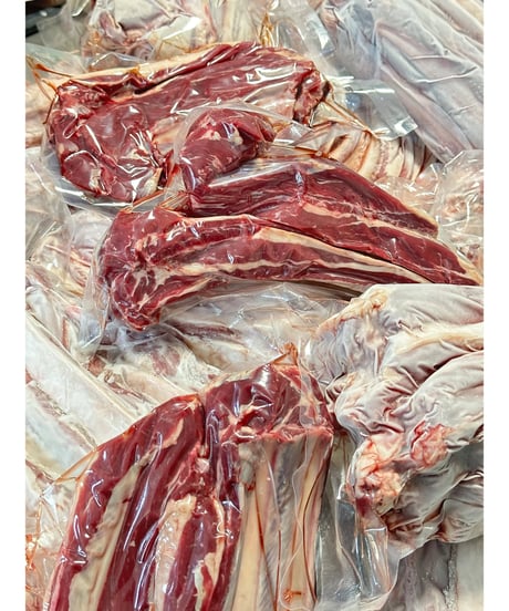 《お試し用サイズ》🎉旬の鹿さんの肉付きリブ🦌リブ1個🐶😃立派な肉付リブ👀バラ骨だけではなくお肉付き🙌うちのこどうかな〜👩🐶🌸ぜひお試しください😉最高の天然のオヤツです😊