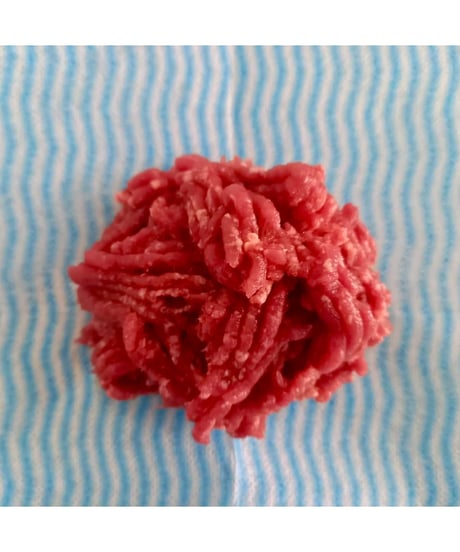 🥩鹿肉みんち100gパック🦌おひとつからお求め頂けます🐶😃100g小分けパックされてるのでお使いになる分だけをさっと流水解凍できて無駄にならずにとても重宝する予感🌸楽しみッ🐶👩🎉