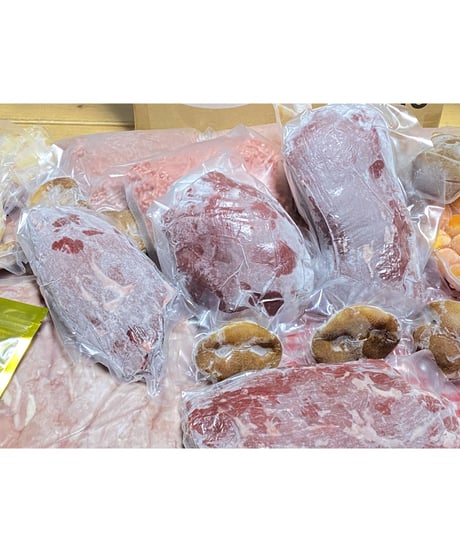 迷ったらこれ😋🐶新型⭐️⭐️季節のワンズおまかせセット🥩🎉10キロ箱🐶😃さらなるお得🉐と最高級✨のリーズナブルの満足を🐶👩🌸