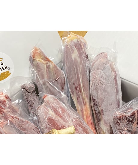 大人気🉐バージョン1⭐️いろいろ鹿肉おまかせセット🦌🥩3キロ〜✨🐶😃メイン部位以外のお得なセット🫢何がはいってるかはお楽しみ、、🙌🎉