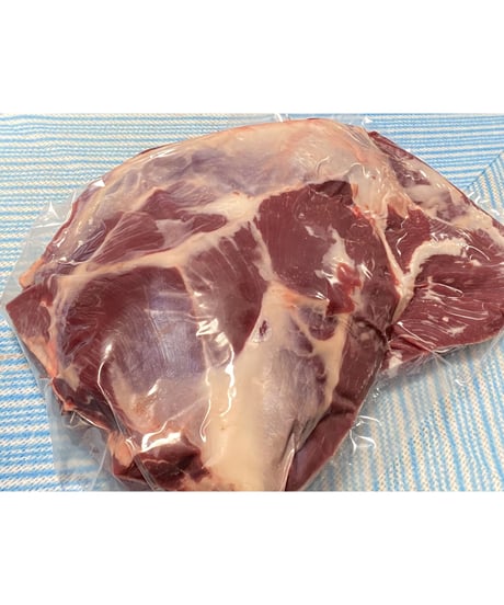 バージョン2⭐️鹿肉かたまり🦌うで・ネック🥩幻の1キロパック🐶😃ジャーキー作りにも最適✨毎日のご飯🥩に嬉しい👏🐶👩🎉