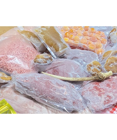 迷ったらこれ😋🐶新型⭐️⭐️季節のワンズおまかせセット🥩🎉10キロ箱🐶😃さらなるお得🉐と最高級✨のリーズナブルの満足を🐶👩🌸