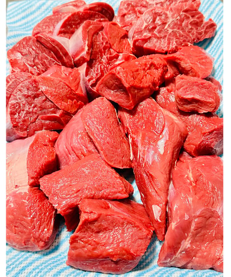 gotogibierプレミアム馬肉🐴🌟幻の赤ツト✨カット🥩1キロ🐶😃ブランドのシングルフローズン🎉うわさのgotogibierの子ホームご飯🥩皆さんでどうぞ🧑‍🍳楽しみッ🐶👩🌸