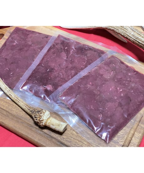 《お試し用サイズ》✨️🥩ゴロゴロ鹿肉200gパック🥩ゴロゴロっと大きめな食べごたえありのミンチです😊👨‍🍳ワン達のミンチの最高系🐶😋🥩このサイズがうれしい👨🐶👩♥️