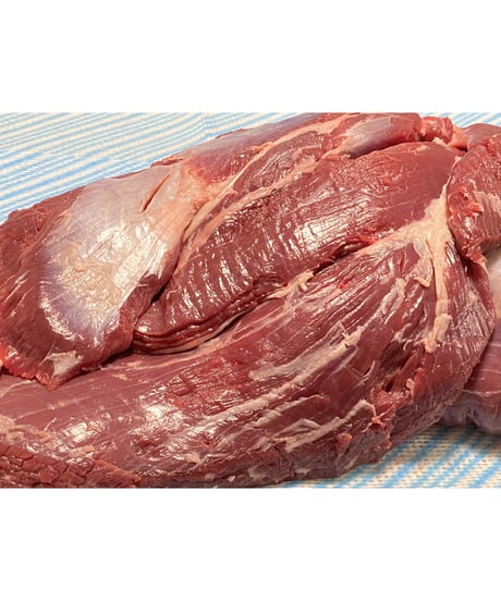 バージョン2⭐️鹿肉かたまり🦌うで・ネック🥩幻の1キロパック🐶😃ジャーキー作りにも最適✨毎日のご飯🥩に嬉しい👏🐶👩🎉
