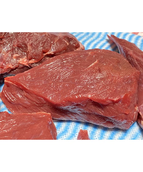 特選国産馬肉🐴かたまり馬肉🥩1キロパック🐶😃一応小分け🎉生肉からのシングルフローズン🌟基本的に軽種馬赤身品種脂はない🐶👩🌸