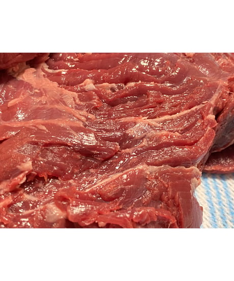 バージョン2⭐️鹿肉かたまり🦌うで・ネック🥩幻の1キロパック🐶😃ジャーキー作りにも最適✨毎日のご飯🥩に嬉しい👏🐶👩🎉