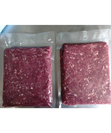 🥩鹿肉みんち100gパック🦌おひとつからお求め頂けます🐶😃100g小分けパックされてるのでお使いになる分だけをさっと流水解凍できて無駄にならずにとても重宝する予感🌸楽しみッ🐶👩🎉