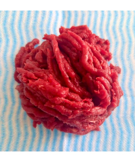 🥩鹿肉みんち100gパック🦌おひとつからお求め頂けます🐶😃100g小分けパックされてるのでお使いになる分だけをさっと流水解凍できて無駄にならずにとても重宝する予感🌸楽しみッ🐶👩🎉
