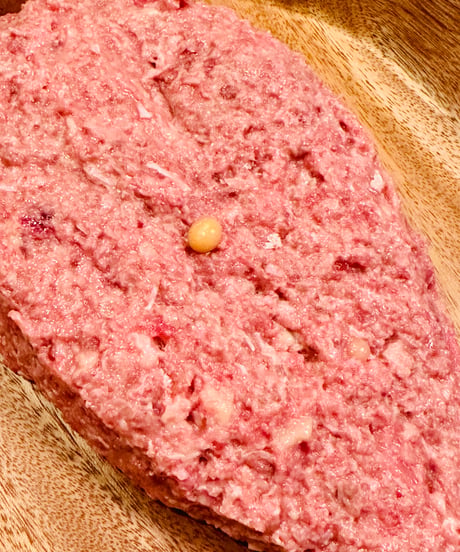 めちゃくちゃ大人気🌸新開発✨親鳥骨丸ミンチ🐥500 g🐶😃とりさん骨みんちとしてはおおよそ最高形🥰楽しみ🐶👩