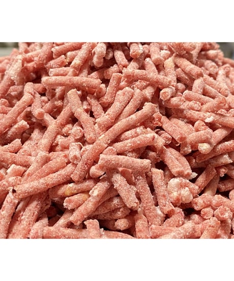 伝説の日本馬肉パラパラ肉🐴500g🐶😃高級かたまり部位のみでお作り致しました🥩切り落としの肉を使っていません🌸簡単にあげれて美味しそ〜🥰みんな大好き毎日のごはんが楽しみです🐶👩🎉