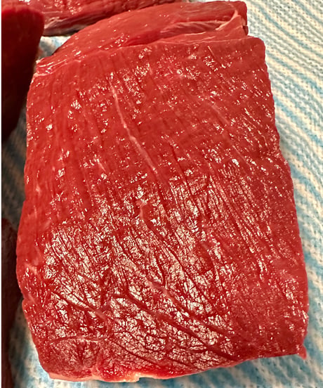 バージョン5🌟季節の鹿肉🦌ももパック1キロ🐶😃最高ですよね⭐️毎日のご飯🥩にどうですか🐶👩🌸安心のお肉です🎉