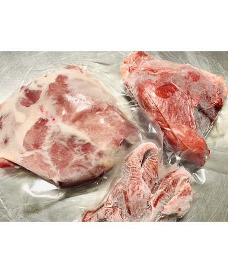 伝説の生きた猪さん🐗gotogibier産の猪肉の限定100%生捕り🌸500gセット🐶😃普段はお出ししていない貴重なお肉です🥩季節をお楽しみください⭐️早いもの勝ちでどうぞ🐶👩🌸