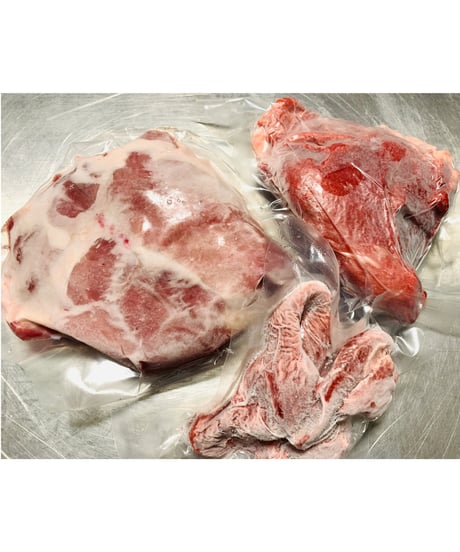 伝説の生きた猪さん🐗gotogibier産の猪肉の限定100%生捕り🌸500gセット🐶😃普段はお出ししていない貴重なお肉です🥩季節をお楽しみください⭐️早いもの勝ちでどうぞ🐶👩🌸
