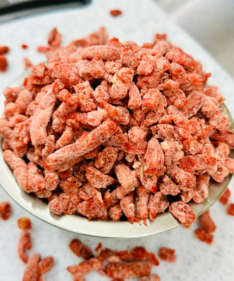 伝説の日本馬肉パラパラ肉🐴500g🐶😃高級かたまり部位のみでお作り致しました🥩切り落としの肉を使っていません🌸簡単にあげれて美味しそ〜🥰みんな大好き毎日のごはんが楽しみです🐶👩🎉