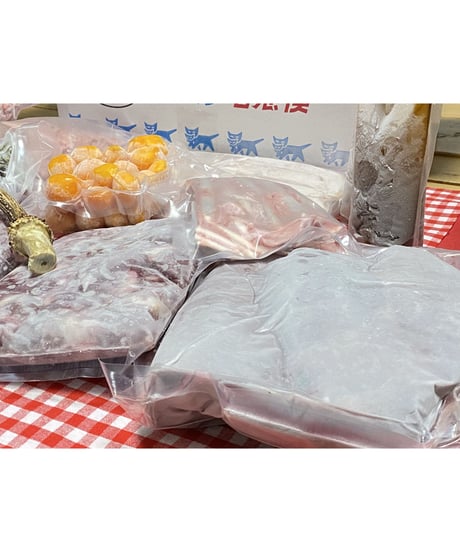 迷ったらこれ😋🐶新型⭐️⭐️季節のワンズおまかせセット🥩🎉5キロ箱🐶😃🍪🦴さらなるお得🉐と最高級✨のリーズナブルの満足を🐶👩🌸