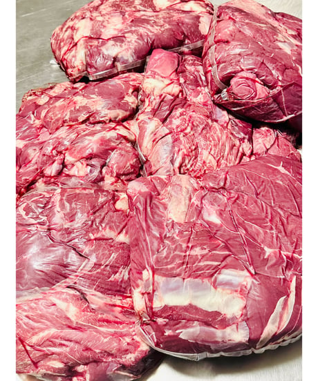 激安❣️これはやばい最高級重種馬の肉🐴🥩5キロパック🐶😃普段はお出ししてないシリーズ🎉馬肉の中で1番高いお肉達⭐️お得用パックにしてお出し致します👏楽しみッ🐶👩