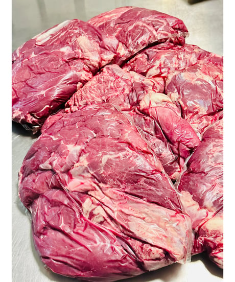 激安❣️これはやばい最高級重種馬の肉🐴🥩5キロパック🐶😃普段はお出ししてないシリーズ🎉馬肉の中で1番高いお肉達⭐️お得用パックにしてお出し致します👏楽しみッ🐶👩