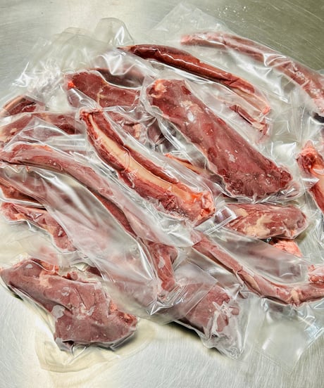 鹿さんの肉付きリブ🦌1キロセット🐶😃お肉もそのままついてます🎉ご飯でも👀おやつでもストレス発散バリバリみんな大好き🐶👩🌸