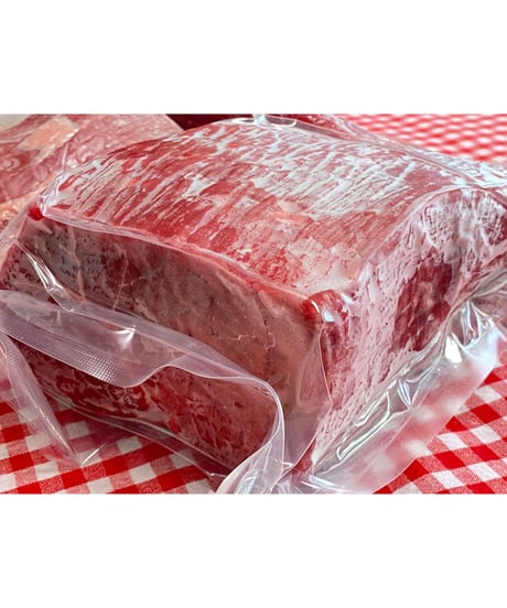 グラスフェッドビーフ🥩🐮500g🐶😃部位は各ももを調整してお届け致します🎉普通はないブロックをお楽しみください🎉ステキな歩留り🐶👩🌸楽しみッ🎉