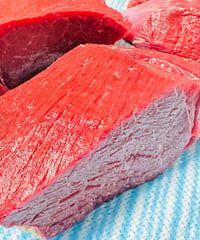 バージョン5🌟季節の鹿肉🦌ももパック1キロ🐶😃最高ですよね⭐️毎日のご飯🥩にどうですか🐶👩🌸安心のお肉です🎉