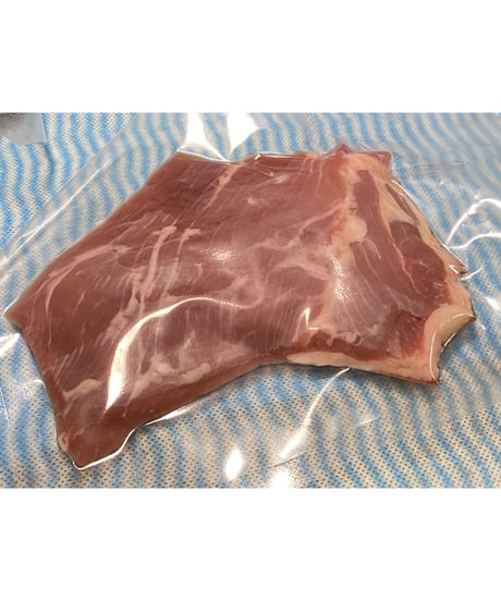 ラム肉🐏珍しいブリスケ㊗️小分け1キロ🐶😃小分けパックし美味しいをとじこめました🎉ラムは脂がうまい💙数がないのでおつまみに楽しくどうぞ🐶👩🌸楽しみッ✨
