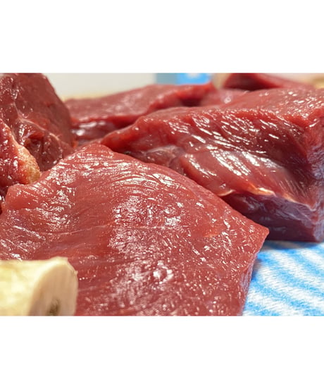 特選国産馬肉🐴かたまり馬肉🥩1キロパック🐶😃一応小分け🎉生肉からのシングルフローズン🌟基本的に軽種馬赤身品種脂はない🐶👩🌸
