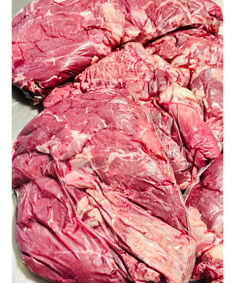 激安❣️これはやばい最高級重種馬の肉🐴🥩5キロパック🐶😃普段はお出ししてないシリーズ🎉馬肉の中で1番高いお肉達⭐️お得用パックにしてお出し致します👏楽しみッ🐶👩