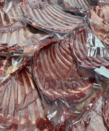 《お試し用サイズ》🎉旬の鹿さんの肉付きリブ🦌リブ1個🐶😃立派な肉付リブ👀バラ骨だけではなくお肉付き🙌うちのこどうかな〜👩🐶🌸ぜひお試しください😉最高の天然のオヤツです😊