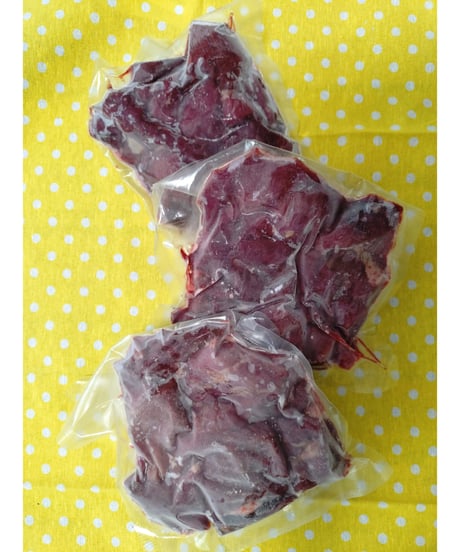 馬肉の小分けカットをする際にできる　赤身軽種馬肉🐴の切り落とし肉300g　数量限定になります💨