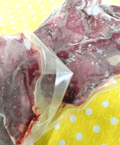 馬肉の小分けカットをする際にできる　赤身軽種馬肉🐴の切り落とし肉300g　数量限定になります💨