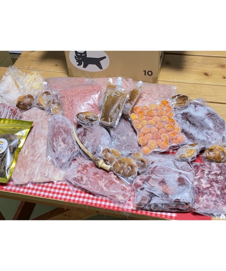 迷ったらこれ😋🐶新型⭐️⭐️季節のワンズおまかせセット🥩🎉10キロ箱🐶😃さらなるお得🉐と最高級✨のリーズナブルの満足を🐶👩🌸