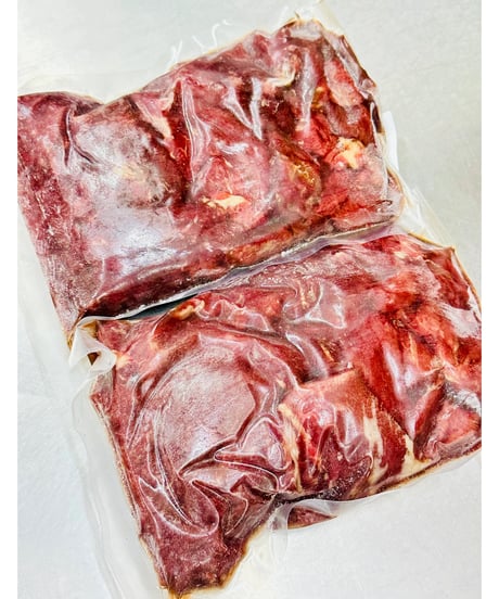 激安❣️プレゼント販売㊗️馬肉コロコロカット🐴🥩100gパック🐶😃お一人様おひとつまででお願い致します🥰この為にかたまり肉からお作り致しました笑フレッシュ馬肉をたくさん食べょー🐶👩🌸