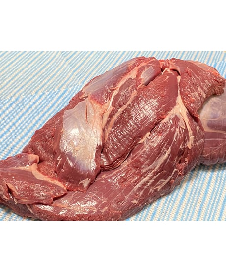 バージョン2⭐️鹿肉かたまり🦌うで・ネック🥩幻の1キロパック🐶😃ジャーキー作りにも最適✨毎日のご飯🥩に嬉しい👏🐶👩🎉