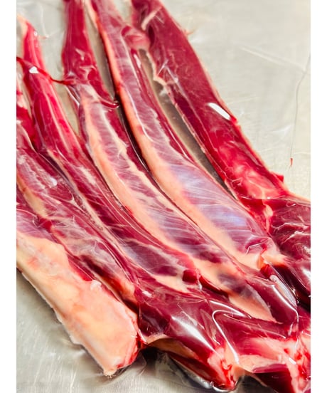 超特選おやつ✨国産馬肉🐴新型肉付きバラ先軟骨🦴300グラム🐶😃お肉がついててとても柔らかい骨✨小さなお子様達や歯が弱い子にも大丈夫そうです🌟 ものすごーく貴重で特別です🐩👩