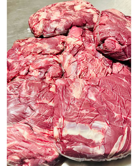 激安❣️これはやばい最高級重種馬の肉🐴🥩5キロパック🐶😃普段はお出ししてないシリーズ🎉馬肉の中で1番高いお肉達⭐️お得用パックにしてお出し致します👏楽しみッ🐶👩